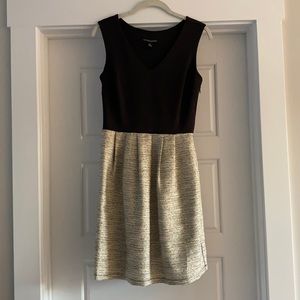 Cute and classy! EUC, worn once, no flaws. Black upper & gold tweed bottom